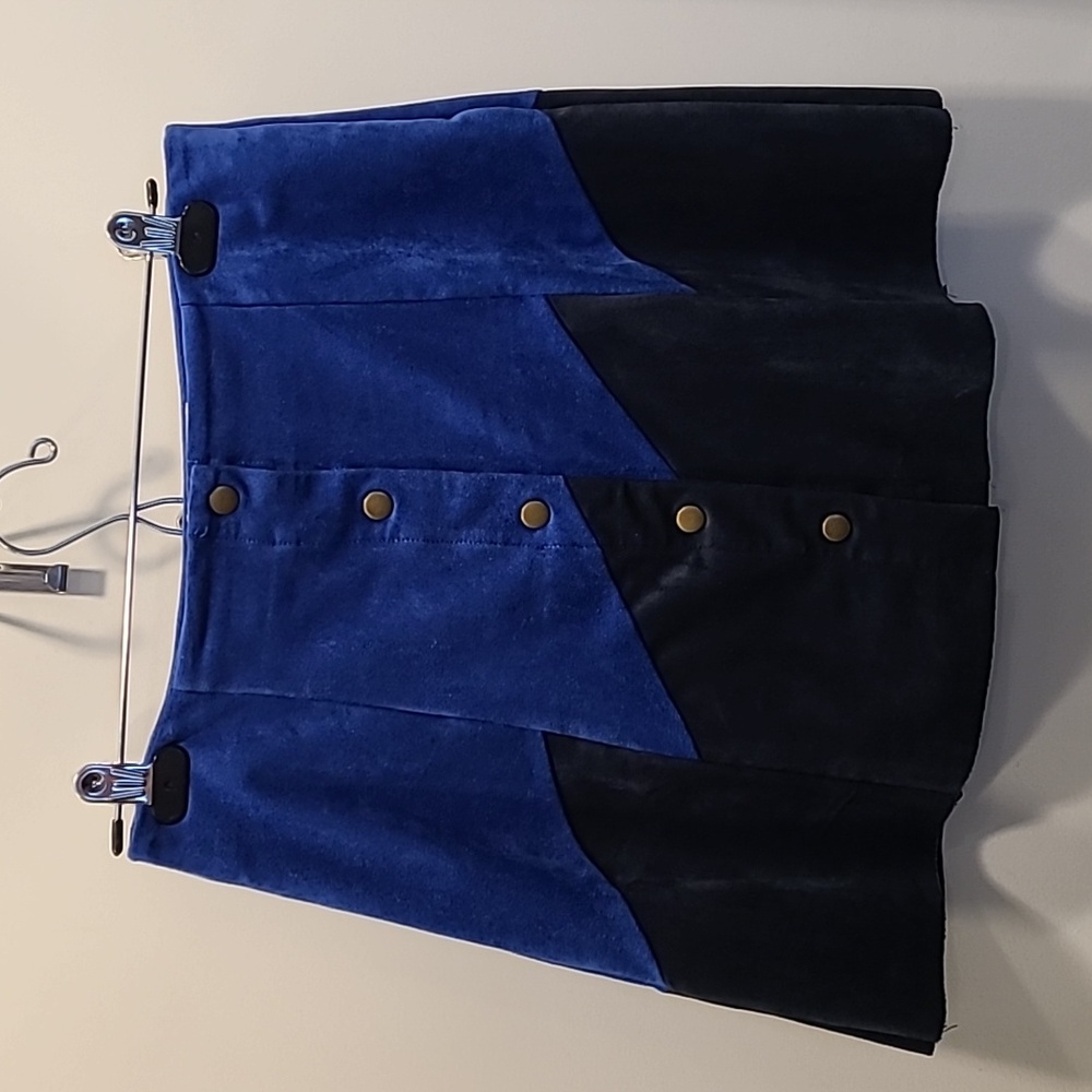EUC s.6 Glamorous faux suede mini skirt
